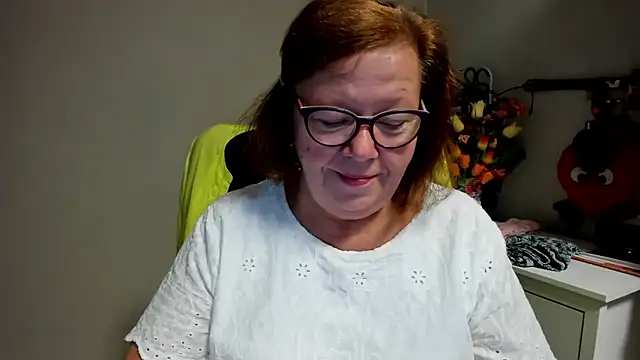 Snapshot of Adelewildx chatting on July 30, 2026, 2:43 am Adelewildx online show from July 30, 2026, 2:43 am