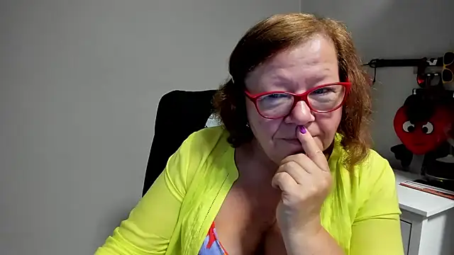 Snapshot of Adelewildx chatting on August 3, 2026, 2:30 am Adelewildx online show from August 3, 2026, 2:30 am