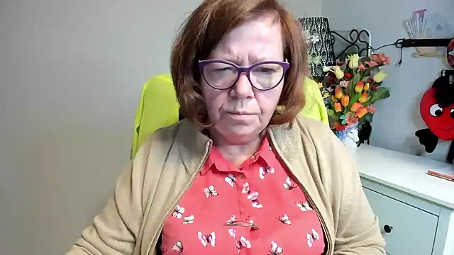 Snapshot of Adelewildx chatting on June 10, 2026, 3:30 am Adelewildx online show from June 10, 2026, 3:30 am