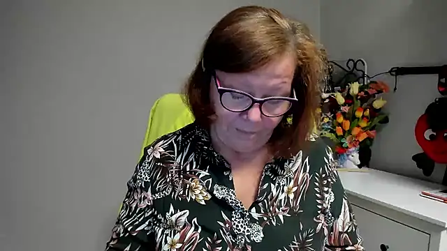 Snapshot of Adelewildx chatting on July 8, 2026, 2:46 am Adelewildx online show from July 8, 2026, 2:46 am