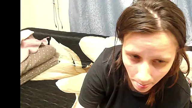 alisacucumber online show from February 19, 2025, 7:37 pm