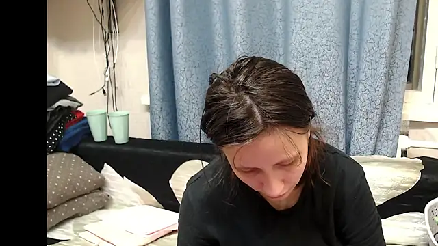 alisacucumber online show from February 18, 2025, 7:19 pm