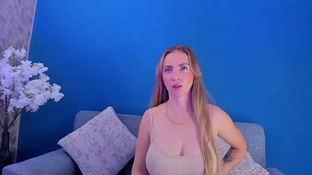 Snapshot of BellaMarieX chatting on November 13, 2025, 11:08 pm BellaMarieX online show from November 13, 2025, 11:08 pm