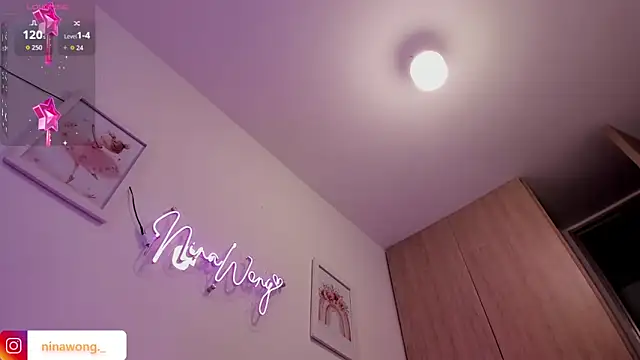 Snapshot of NinaWong chatting on December 4, 2025, 2:27 pm NinaWong online show from December 4, 2025, 2:27 pm