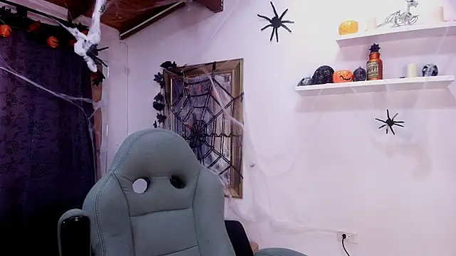 Snapshot of mister_miike chatting on October 24, 2025, 3:05 am mister miike online show from October 24, 2025, 3:05 am