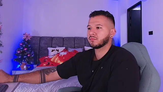 Snapshot of mister_miike chatting on December 20, 2025, 3:09 am mister miike online show from December 20, 2025, 3:09 am