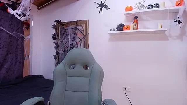 Snapshot of mister_miike chatting on October 30, 2025, 3:05 am mister miike online show from October 30, 2025, 3:05 am