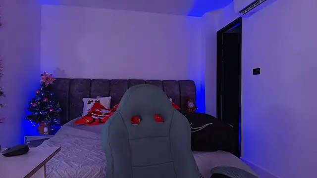 Snapshot of mister_miike chatting on December 19, 2025, 3:10 am mister miike online show from December 19, 2025, 3:10 am