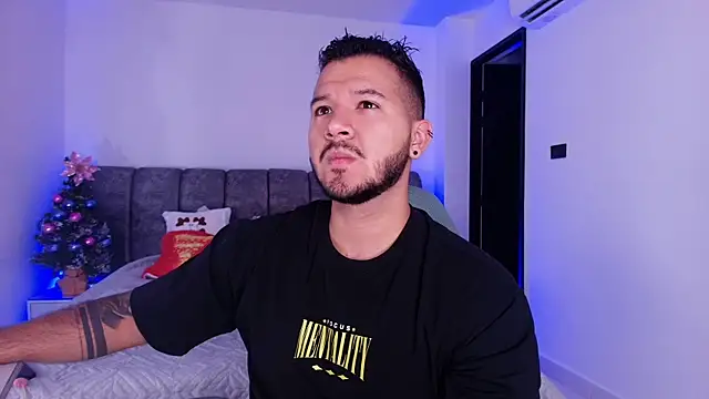 Snapshot of mister_miike chatting on December 16, 2025, 3:11 am mister miike online show from December 16, 2025, 3:11 am