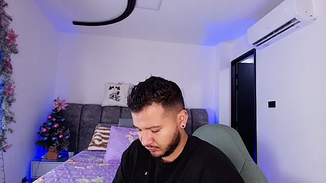 Snapshot of mister_miike chatting on January 8, 2026, 3:12 am mister miike online show from January 8, 2026, 3:12 am