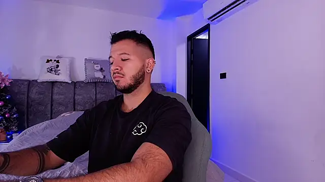 Snapshot of mister_miike chatting on January 11, 2026, 3:13 am mister miike online show from January 11, 2026, 3:13 am