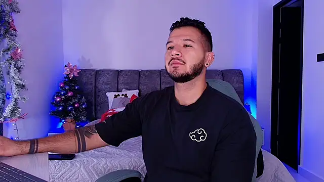 Snapshot of mister_miike chatting on December 17, 2025, 3:11 am mister miike online show from December 17, 2025, 3:11 am