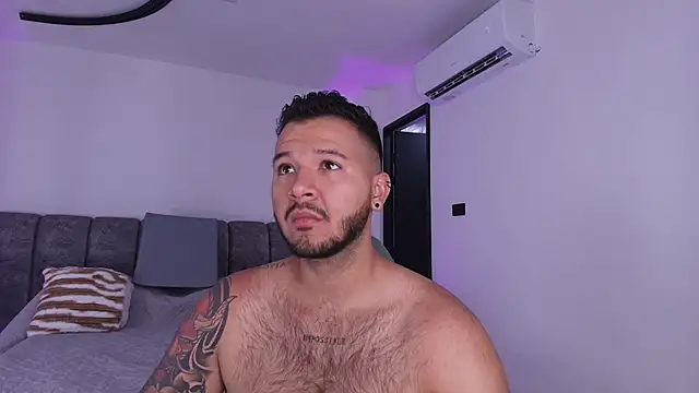 Snapshot of mister_miike chatting on November 20, 2025, 3:07 am mister miike online show from November 20, 2025, 3:07 am