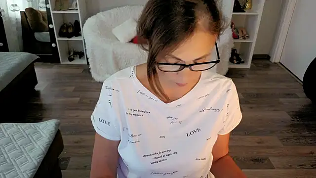 CaringSophie online show from September 29, 2025, 7:59 am