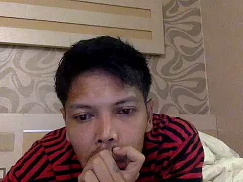 Snapshot of eddy_888 chatting on July 4, 2026, 5:17 pm eddy 888 online show from July 4, 2026, 5:17 pm
