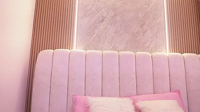 Snapshot of emyli_sw_ chatting on December 20, 2025, 3:20 am emyli sw online show from December 20, 2025, 3:20 am