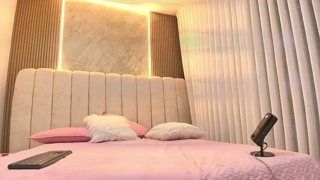 Snapshot of emyli_sw_ chatting on February 25, 2026, 3:07 am emyli sw online show from February 25, 2026, 3:07 am