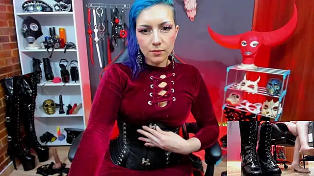 Snapshot of Mistress_Yelena chatting on May 22, 2026, 9:24 pm Mistress Yelena online show from May 22, 2026, 9:24 pm