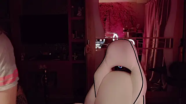 AnnieGOld  online show from March 8, 2026, 6:28 am