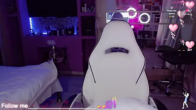 AnnieGOld  online show from January 14, 2026, 12:25 am