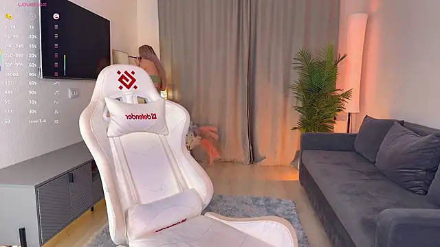 mikkixmeow online show from December 5, 2025, 12:04 pm