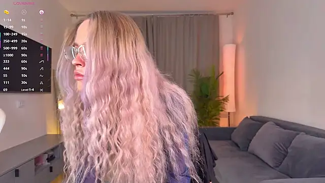 mikkixmeow online show from December 4, 2025, 12:04 pm