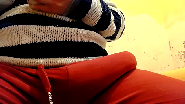 Snapshot of gae89tano chatting on December 22, 2025, 11:38 pm gae89tano online show from December 22, 2025, 11:38 pm