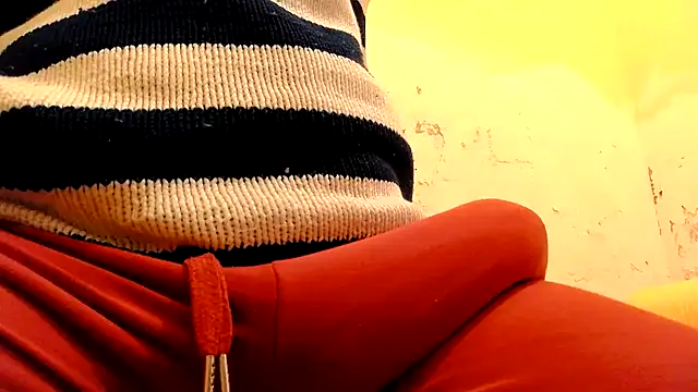 Snapshot of gae89tano chatting on December 21, 2025, 12:40 pm gae89tano online show from December 21, 2025, 12:40 pm