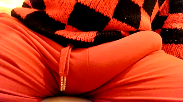 Snapshot of gae89tano chatting on February 23, 2026, 10:49 am gae89tano online show from February 23, 2026, 10:49 am