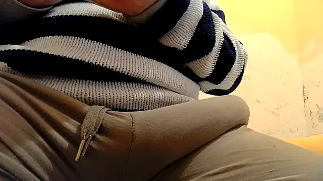 Snapshot of gae89tano chatting on December 18, 2025, 12:05 am gae89tano online show from December 18, 2025, 12:05 am