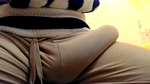 Snapshot of gae89tano chatting on February 5, 2026, 9:27 am gae89tano online show from February 5, 2026, 9:27 am