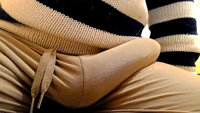 Snapshot of gae89tano chatting on February 8, 2026, 9:18 am gae89tano online show from February 8, 2026, 9:18 am