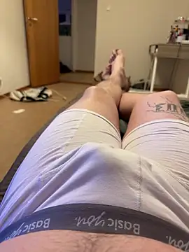 adam123456654321 online show from February 13, 2009, 11:09 pm