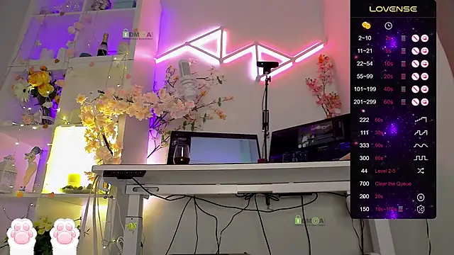 Snapshot of Elena-Marilyn chatting on April 29, 2026, 8:37 pm Elena-Marilyn online show from April 29, 2026, 8:37 pm