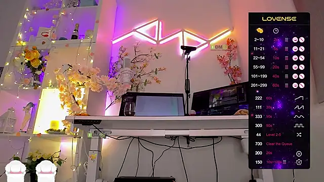 Snapshot of Elena-Marilyn chatting on February 6, 2026, 7:32 pm Elena-Marilyn online show from February 6, 2026, 7:32 pm