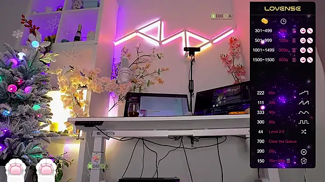 Snapshot of Elena-Marilyn chatting on December 22, 2025, 8:31 pm Elena-Marilyn online show from December 22, 2025, 8:31 pm