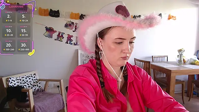 Black Eva  online show from October 31, 2025, 5:20 pm