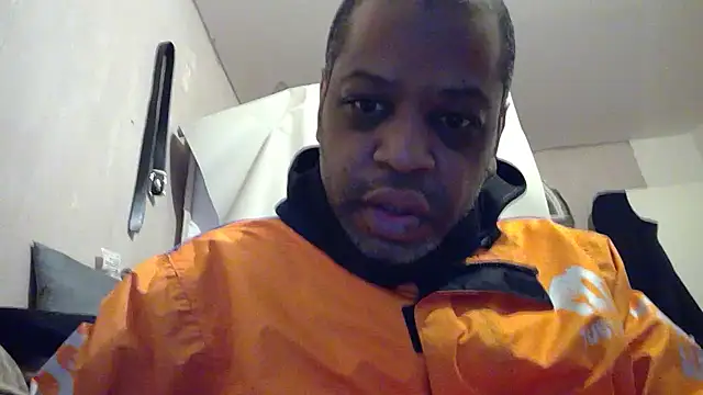 alfiebrown007 online show from March 13, 2025, 10:32 pm