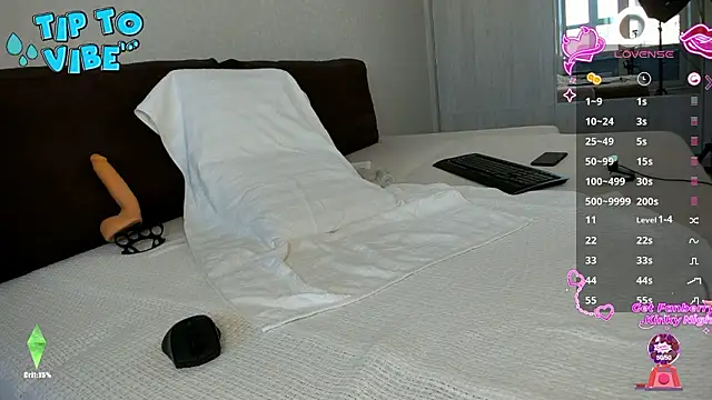 Snapshot of Smallnipples chatting on February 15, 2026, 8:57 am Smallnipples online show from February 15, 2026, 8:57 am