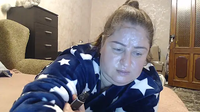 Amy August online show from November 29, 2025, 6:02 am