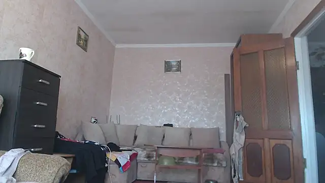 Amy August online show from February 9, 2026, 12:03 pm