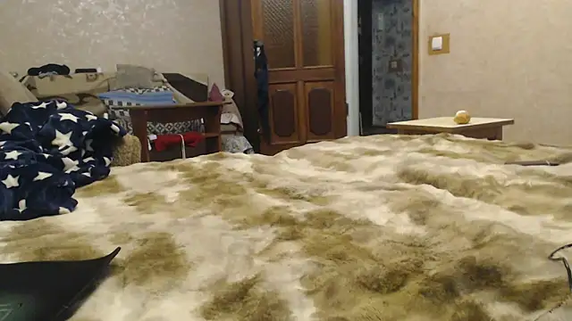 Amy August online show from October 31, 2025, 7:43 pm