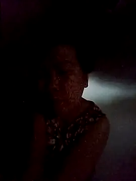 Snapshot of TropicalFlower chatting on December 22, 2025, 7:19 am TropicalFlower online show from December 22, 2025, 7:19 am