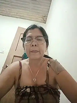 Snapshot of TropicalFlower chatting on May 7, 2026, 10:29 am TropicalFlower online show from May 7, 2026, 10:29 am