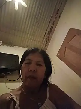 Snapshot of TropicalFlower chatting on May 15, 2026, 5:27 am TropicalFlower online show from May 15, 2026, 5:27 am