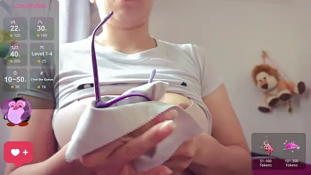 Snapshot of mayhott2 chatting on October 10, 2025, 6:20 pm mayhott2 online show from October 10, 2025, 6:20 pm