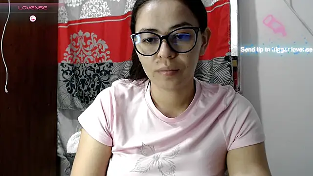 Snapshot of mayhott2 chatting on March 15, 2025, 10:33 pm mayhott2 online show from March 15, 2025, 10:33 pm