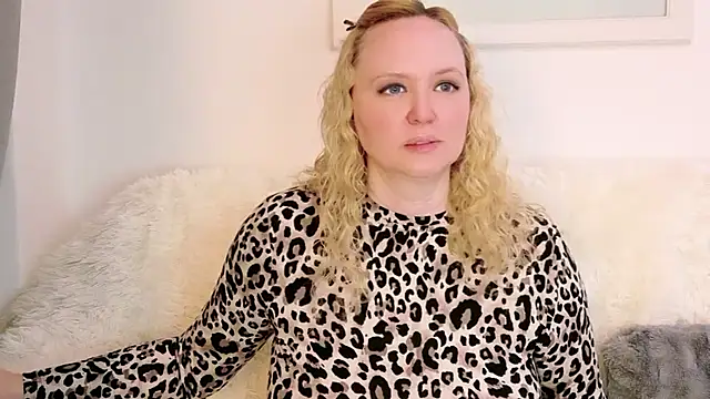 Snapshot of Sarah4you chatting on April 30, 2026, 8:49 pm Sarah4you online show from April 30, 2026, 8:49 pm