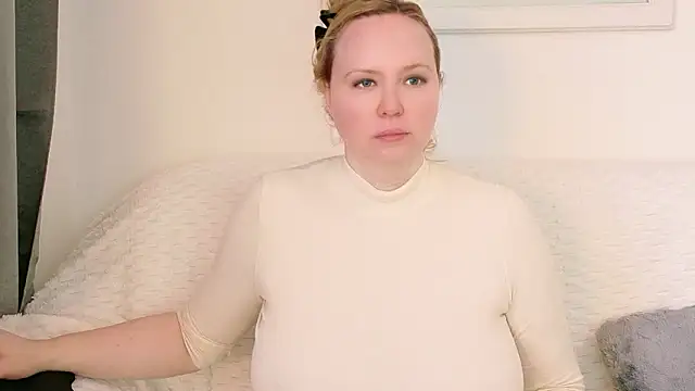 Snapshot of Sarah4you chatting on January 11, 2026, 2:35 pm Sarah4you online show from January 11, 2026, 2:35 pm