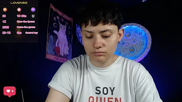 girl intense444 online show from January 14, 2026, 1:04 pm